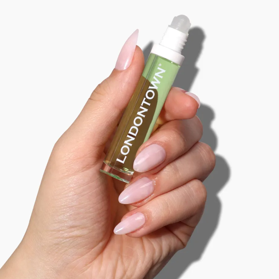 LONDONTOWN kur Roll & Glow Cuticle Oil Agave Pear olej na nechtovú kožičku