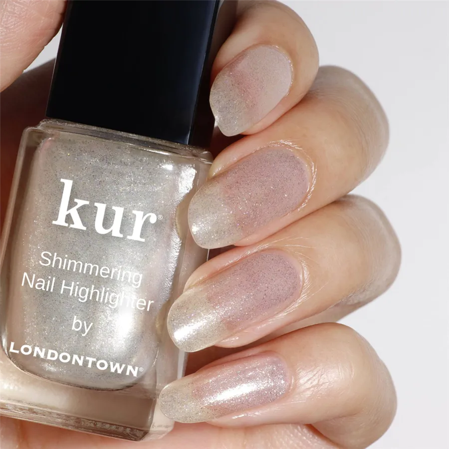 LONDONTOWN kur Shimmering Nail Highlighter Mirror Ball lak na nechty rozjasňujúci