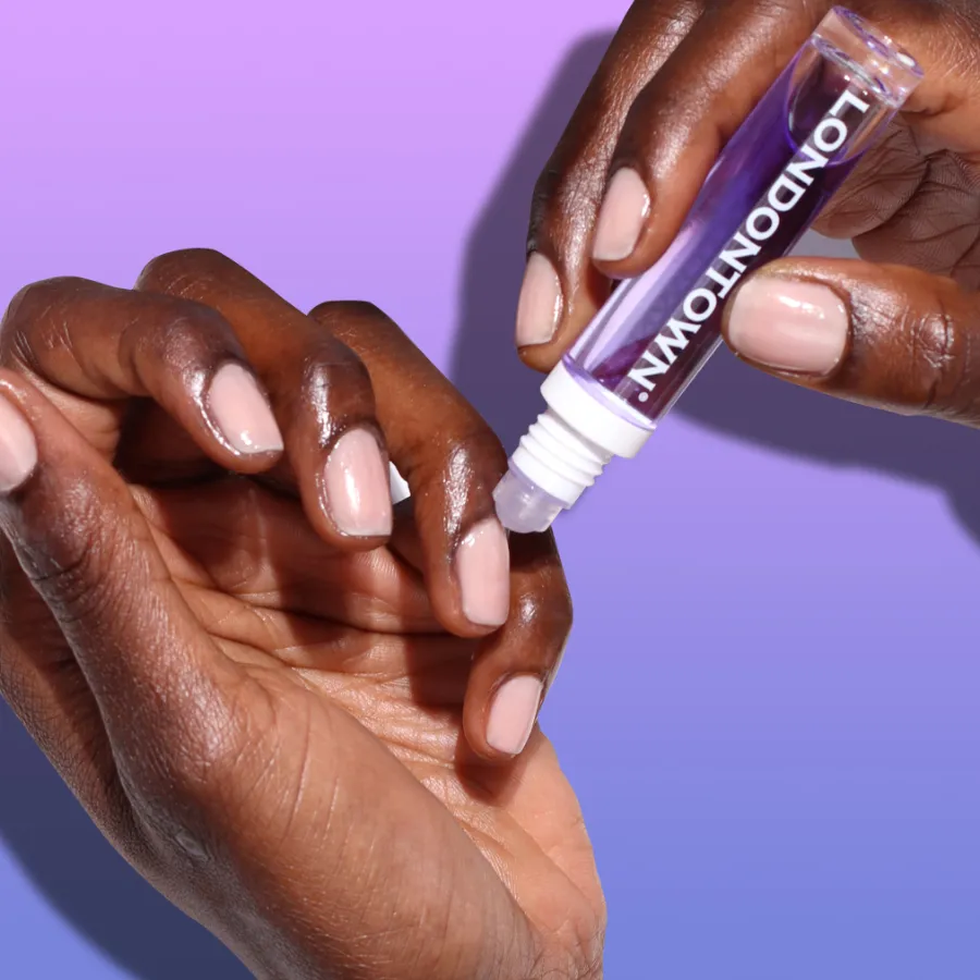 LONDONTOWN kur Nighttime Cuticle Quench Lavender olej na nechtovú kožičku nočný