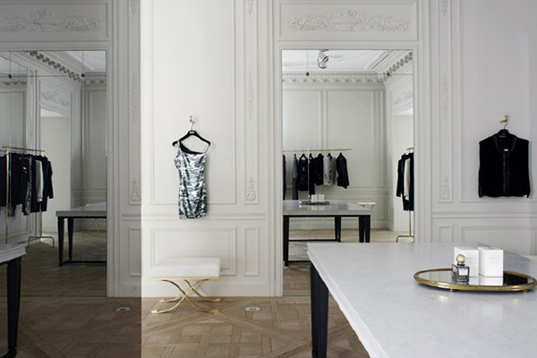 maison de couture Balmain na 44 rue François 1er v Paříži.